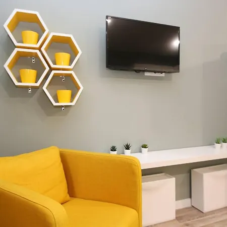 Beehive - Center Of By Flat Mаnager